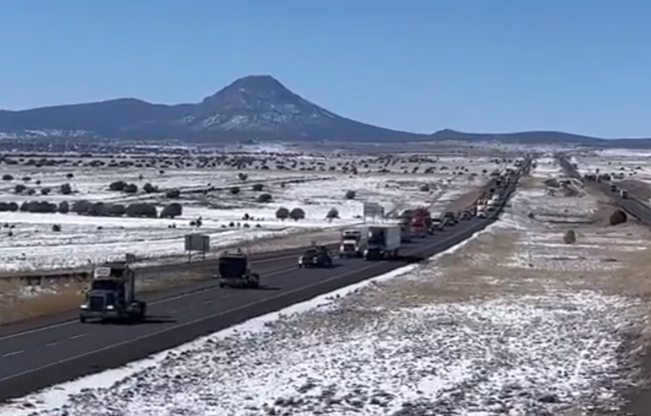 Americký konvoj protestujících řidičů míří do Washingtonu