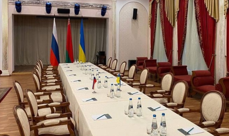 ŽIVĚ: Třetí kolo rozhovorů mezi Ruskem a Ukrajinou v Gomelu začne brzy