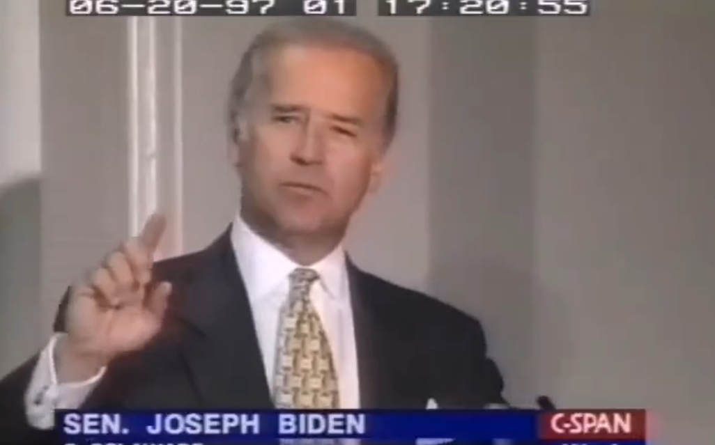 Biden v roce 1997 promluvil o jediné věci, která může vyprovokovat Rusko