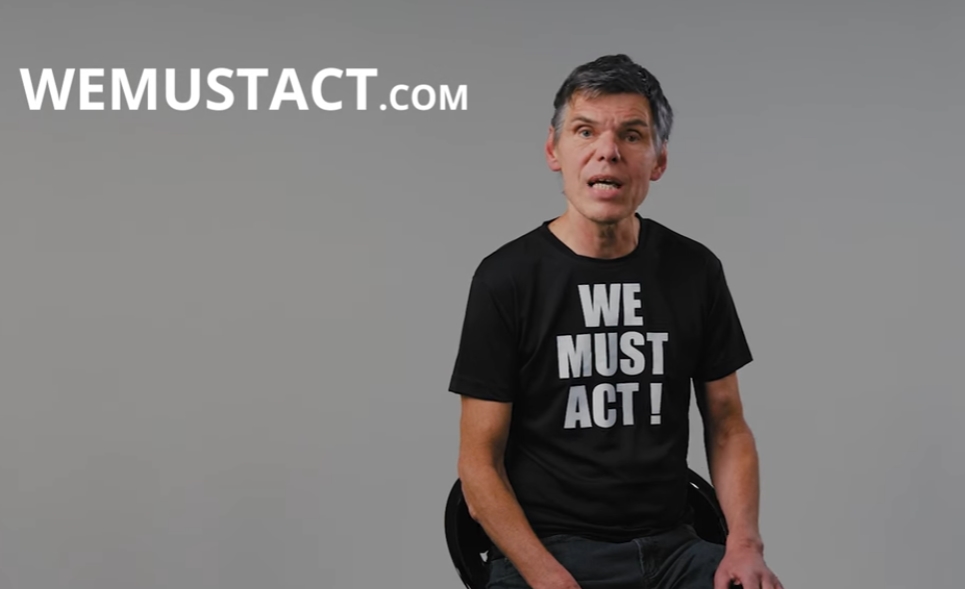 ŽIVĚ: Miliardář Dědek burcuje k vojenskému zásahu, chce bezletovou zónu