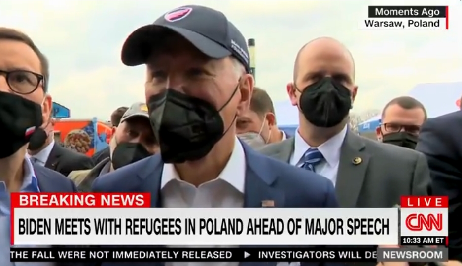 ŽIVĚ: Putin je řezník, uvedl Biden po návštěvě uprchlíků v Polsku