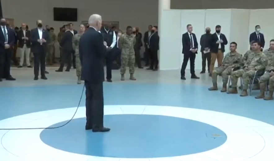 ŽIVĚ: Proč Biden řekl americkým vojákům, co uvidí, až budou na Ukrajině?