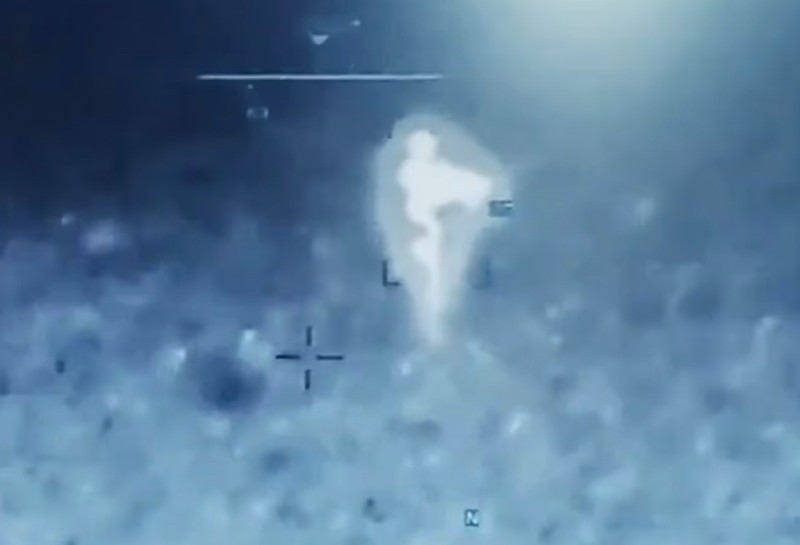 Osm utajovaných UFO videí v centru bouřlivého sporu o zveřejnění informací | AC24.cz